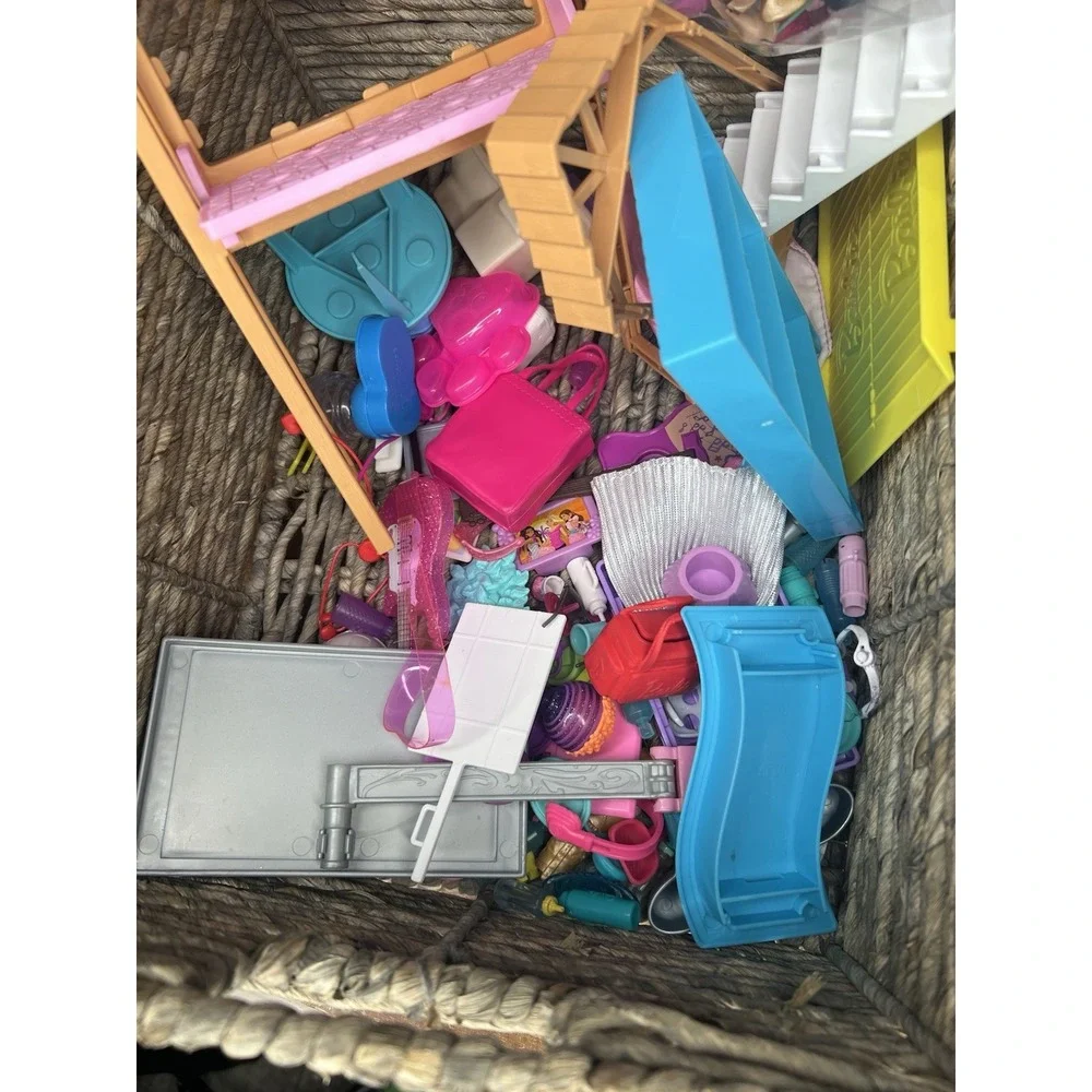 Barbie Mattel Mixed Lot Clothing And Accessories And Other Doll Accessories